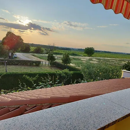 Appartement Nika's Sea View Oasis