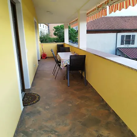 Daire Nika's Sea View Oasis Seget (Umag)