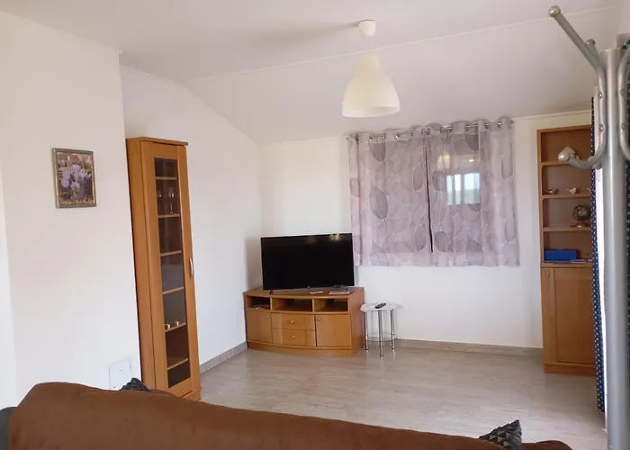 Nika's Sea View Oasis Apartment